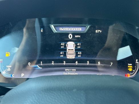 New 2026 RAM 1500 Laramie AWD/4WD image 23