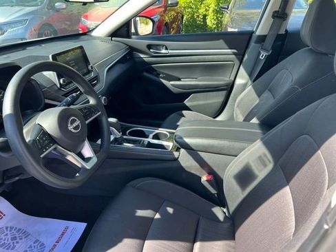 Used 2023 Nissan Altima 2.5 SV image 17