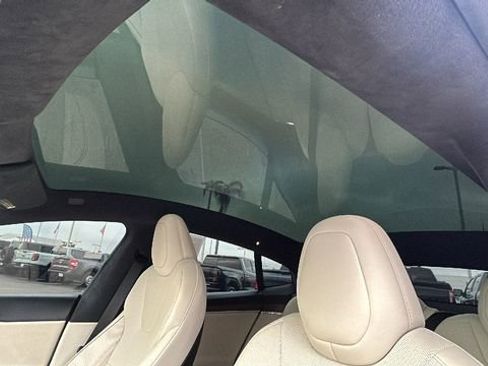 Used 2021 Tesla Model S Plaid image 23