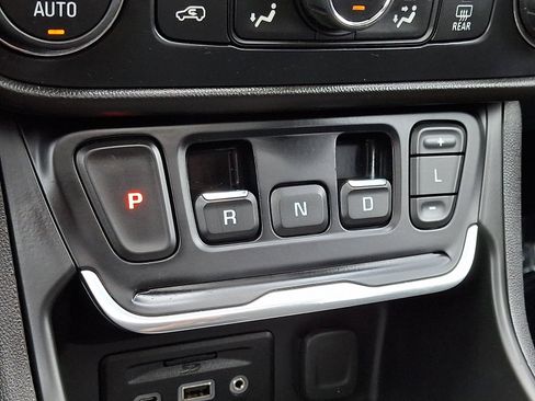 Used 2019 GMC Terrain SLE w/ Driver Convenience Package AWD/4WD image 15
