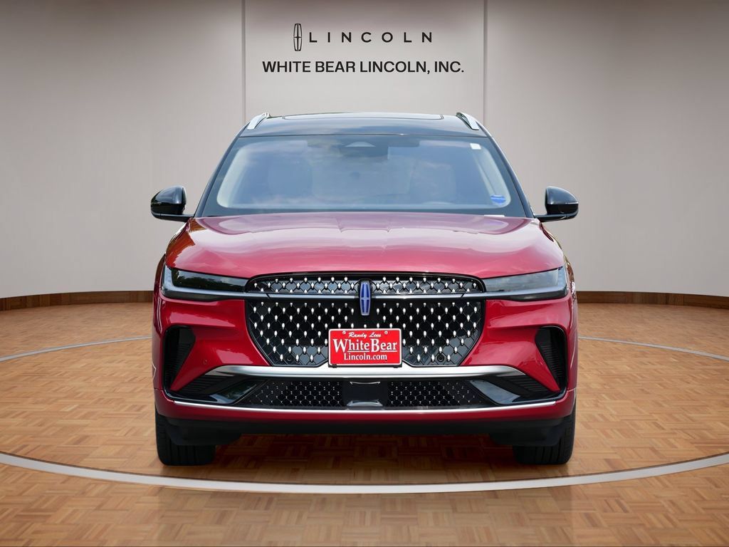 Used 2025 Lincoln Nautilus Reserve AWD/4WD image 2