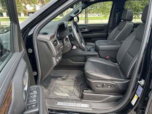 Used 2024 Chevrolet Tahoe Premier w/ Premium Package AWD/4WD image 13