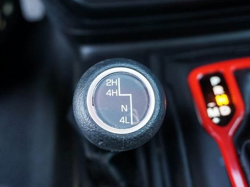 Used 2023 Jeep Gladiator Sport image 18