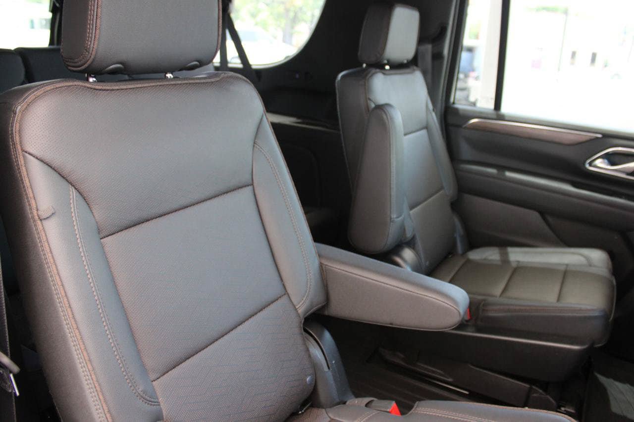 Used 2022 Chevrolet Suburban High Country AWD/4WD image 21