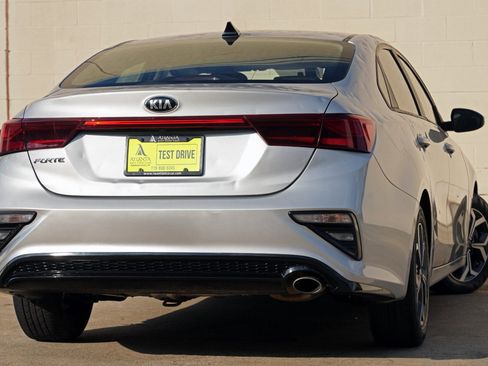 Used 2021 Kia Forte LXS FWD image 4