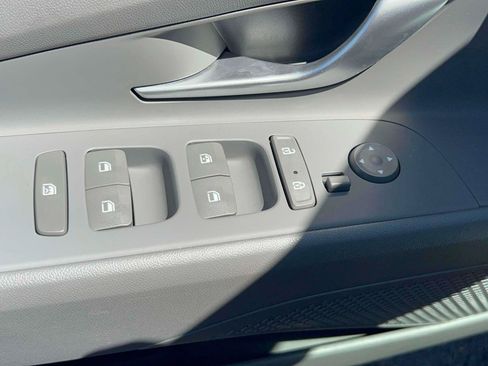 Used 2023 Hyundai Elantra SEL w/ Convenience Package FWD image 21