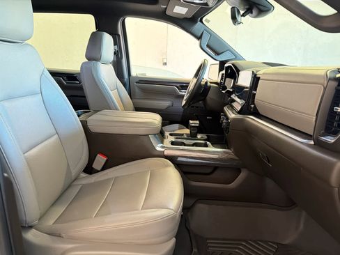 Used 2024 Chevrolet Silverado 1500 LTZ w/ LTZ Premium Package image 24