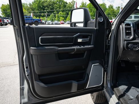 New 2026 RAM 3500 Laramie AWD/4WD image 28