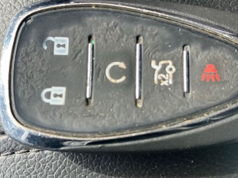 Used 2021 Chevrolet Malibu LT image 32