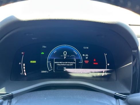 Used 2025 Toyota Camry SE w/ Convenience Package image 11