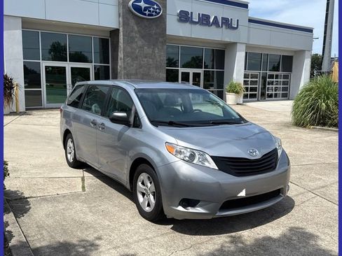 Used 2017 Toyota Sienna L FWD image 1