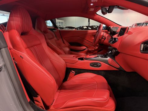 Used 2019 Aston Martin V8 Vantage Coupe RWD image 8
