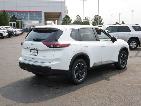 Used 2025 Nissan Rogue SV AWD/4WD image 5
