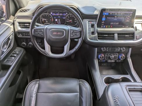 Used 2021 GMC Yukon SLT w/ SLT Luxury Plus Package AWD/4WD image 11