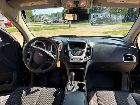 Used 2017 Chevrolet Equinox LS FWD image 9