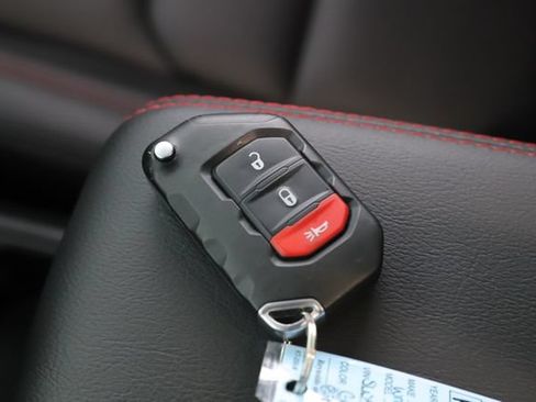 Used 2025 Jeep Wrangler Rubicon AWD/4WD image 20