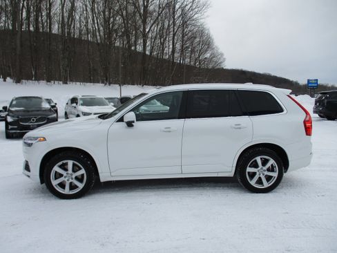 Certified 2023 Volvo XC90 B5 Core w/ Climate Package image 8