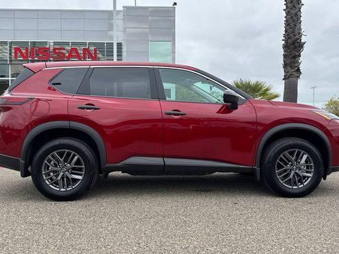 New 2025 Nissan Rogue S image 4