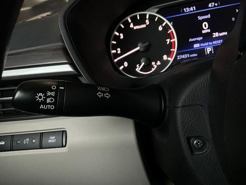 Used 2025 Nissan Altima 2.5 SV image 34