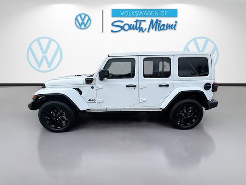 Used 2025 Jeep Wrangler Sahara w/ Safety Group image 4