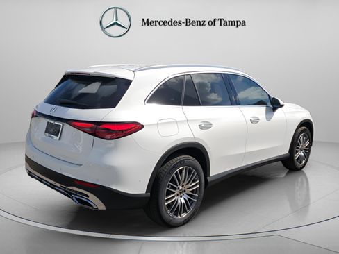 Certified 2025 Mercedes-Benz GLC 300 image 3