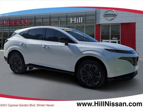 Certified 2025 Nissan Murano Platinum w/ Cargo Package AWD/4WD image 1