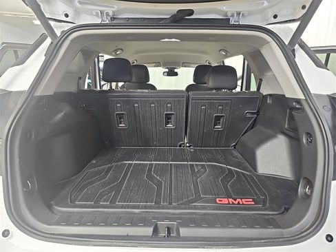 Certified 2023 GMC Terrain SLE w/ Driver Convenience Package image 15