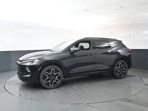 Used 2024 Chevrolet Blazer RS w/ Enhanced Convenience Package image 2
