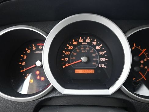 Used 2006 Toyota 4Runner SR5 AWD/4WD image 18