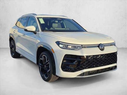 New 2026 Volkswagen Tiguan SEL R-Line image 7