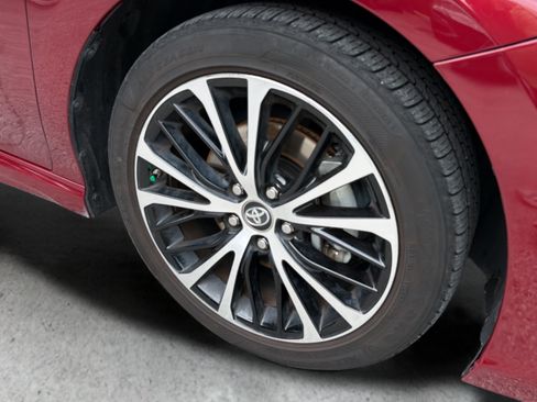 Used 2018 Toyota Camry SE w/ Convenience Package FWD image 36