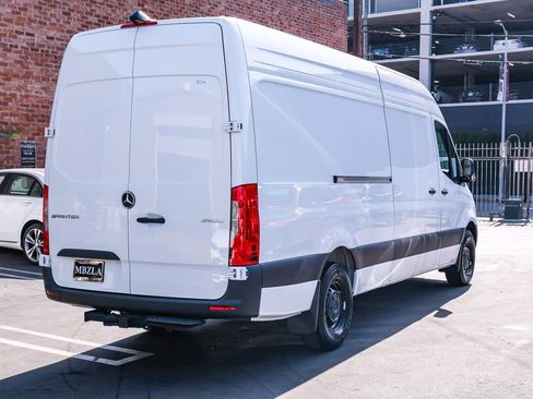 Used 2025 Mercedes-Benz Sprinter 2500 image 3
