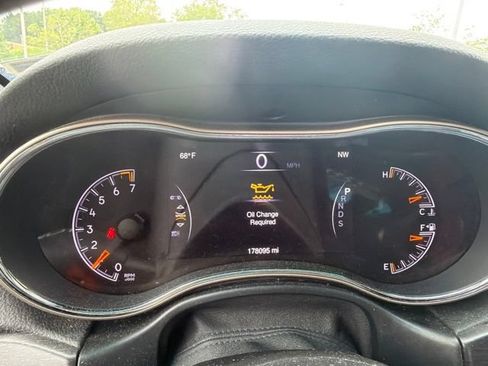 Used 2015 Jeep Grand Cherokee Laredo w/ Quick Order Package 23E RWD image 11