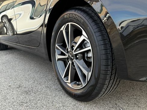 Used 2024 Kia Forte LXS image 13