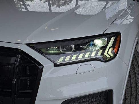 Used 2020 Audi SQ7 Prestige w/ Prestige Package AWD/4WD image 32