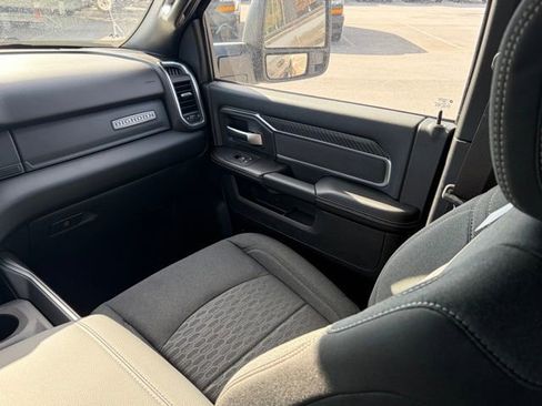 New 2026 RAM 3500 Big Horn AWD/4WD image 35