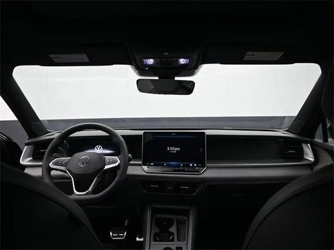 New 2026 Volkswagen Tiguan SE R-Line image 10