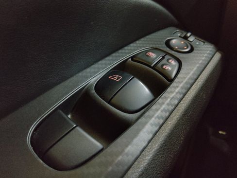 Used 2025 Nissan Altima 2.5 SV FWD image 27