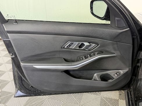 Used 2019 BMW 330i Sedan w/ Convenience Package RWD image 12