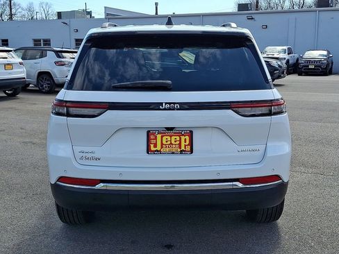 Certified 2023 Jeep Grand Cherokee Laredo X image 5
