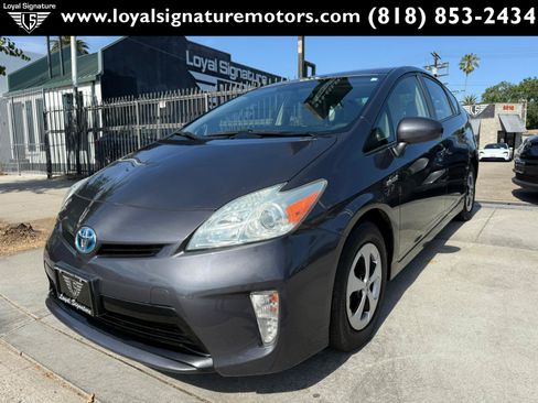 Used 2013 Toyota Prius Three w/ Solar Roof Pkg FWD image 3