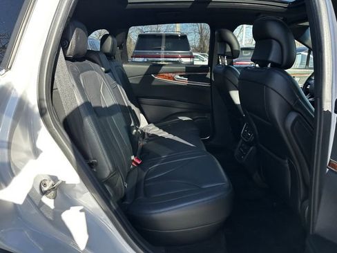 Used 2017 Lincoln MKX Reserve w/ Lincoln MKX Climate Package image 36