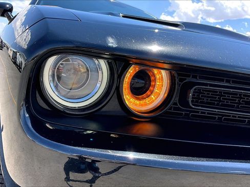 Used 2019 Dodge Challenger SXT RWD image 29