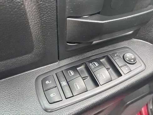 Used 2017 RAM 1500 Express image 13