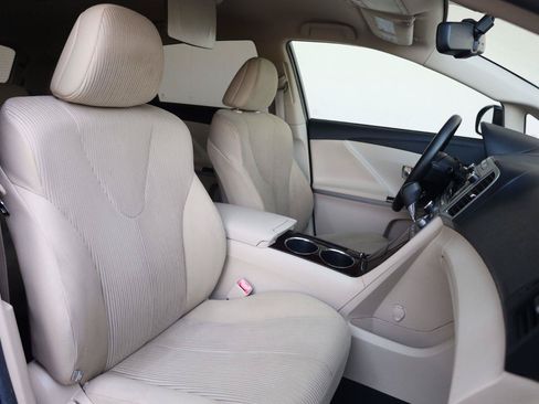 Used 2011 Toyota Venza AWD w/ Convenience Pkg image 28