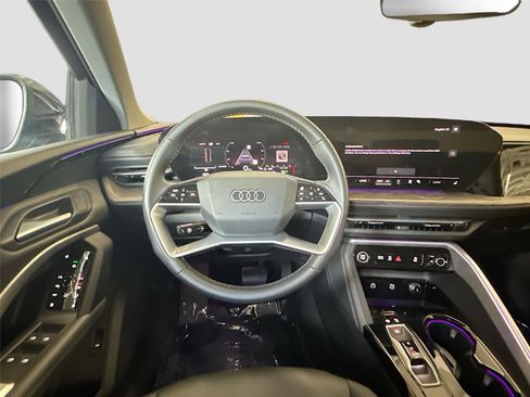 Used 2025 Audi Q5 Premium w/ Convenience Package AWD/4WD image 3