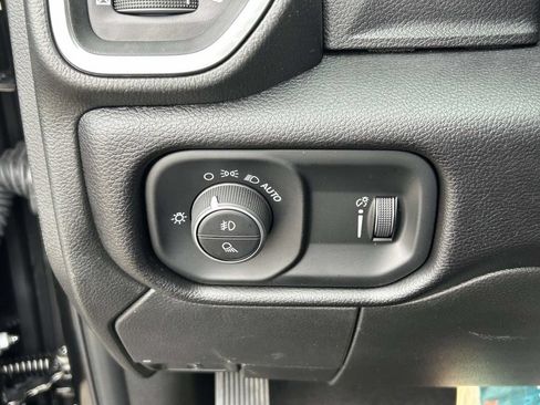Used 2025 RAM 2500 Big Horn AWD/4WD image 33