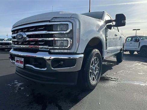 New 2025 Ford F250 Lariat w/ FX4 Off-Road Package image 10