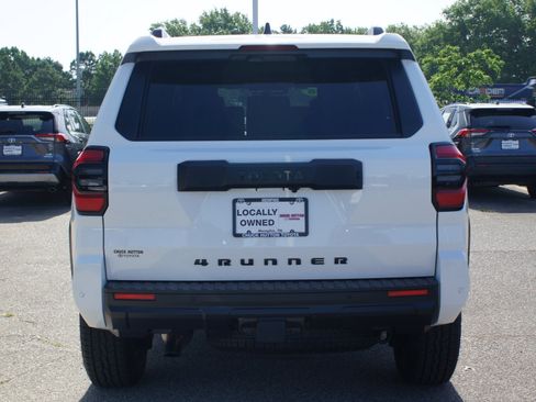 Used 2026 Toyota 4Runner TRD Sport AWD/4WD image 3