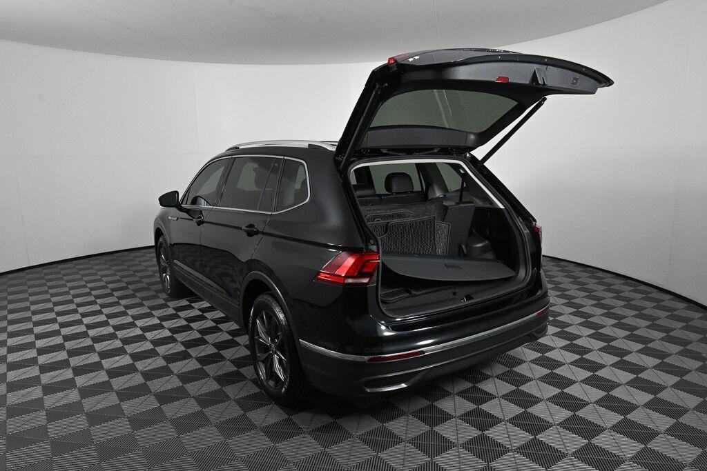 Used 2023 Volkswagen Tiguan SE FWD image 17